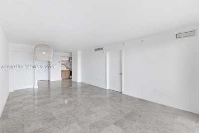 Comprar apartamento en The Collins Condo 1009