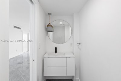 Comprar apartamento en The Collins Condo 1009