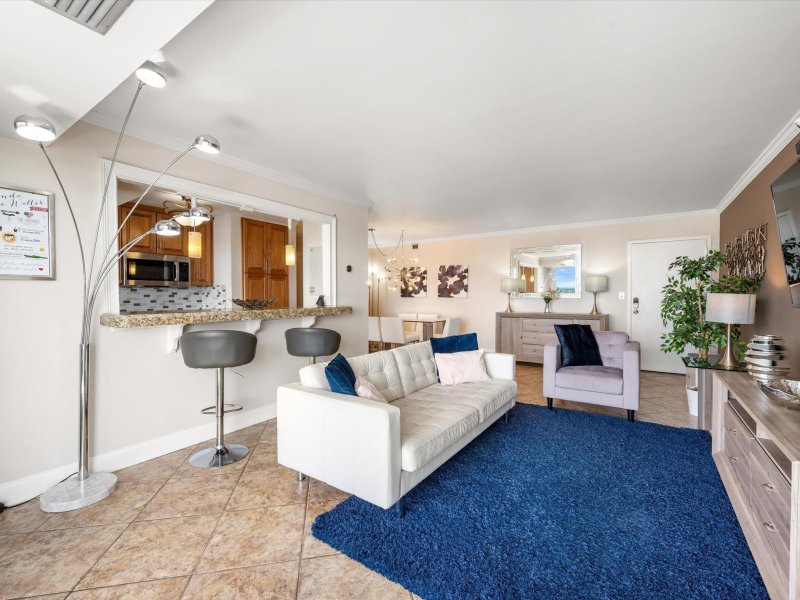 Condo for sale at Vantage View 1407