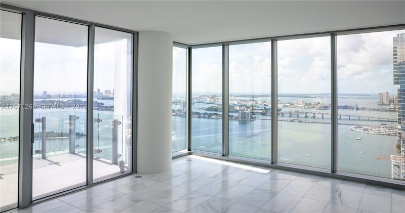 Comprar apartamento en Missoni Baia 4403