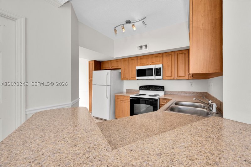 Apartment for rent at University Inn 2413