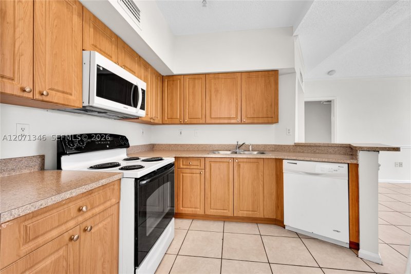 Apartment for rent at University Inn 2413