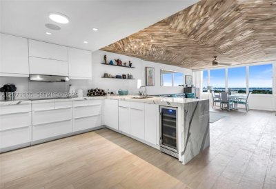 Comprar apartamento en 5600 Collins 11S