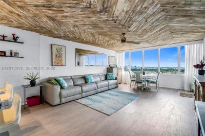 Comprar apartamento en 5600 Collins 11S