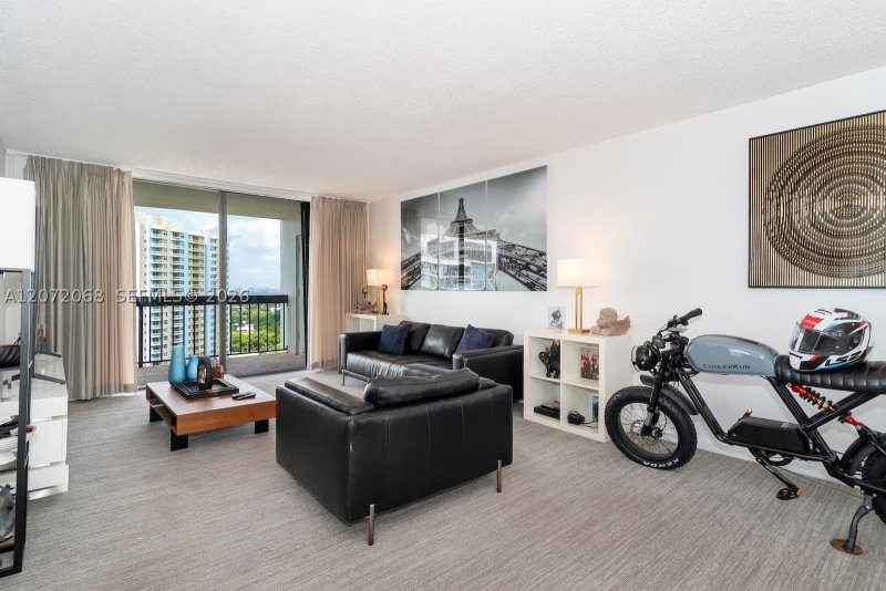 Condo for sale at Brickell Bay Club 2212