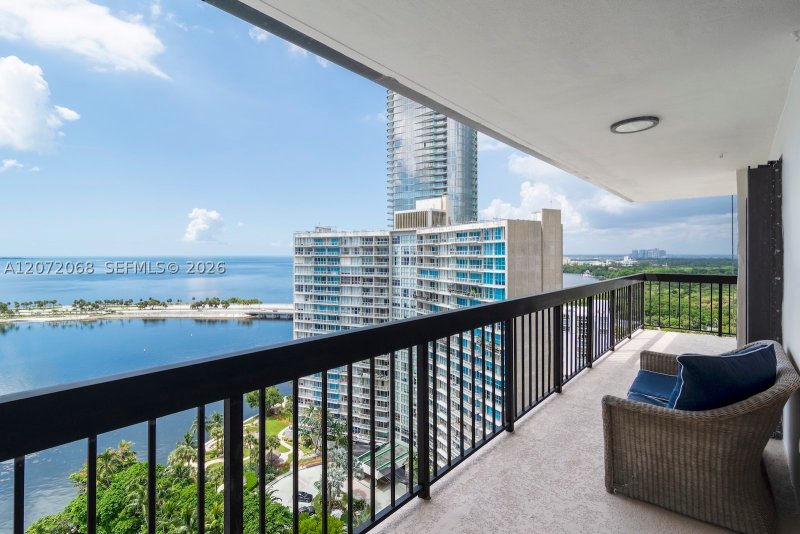 Condo for sale at Brickell Bay Club 2212