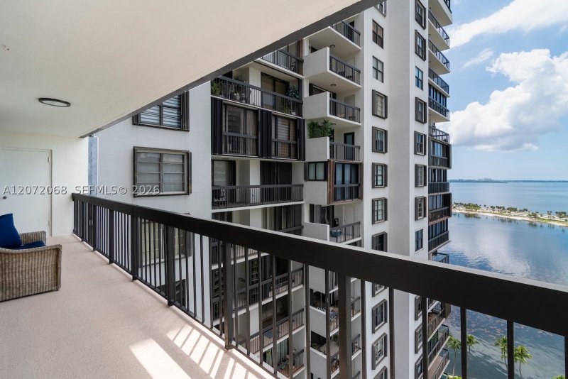 Condo for sale at Brickell Bay Club 2212