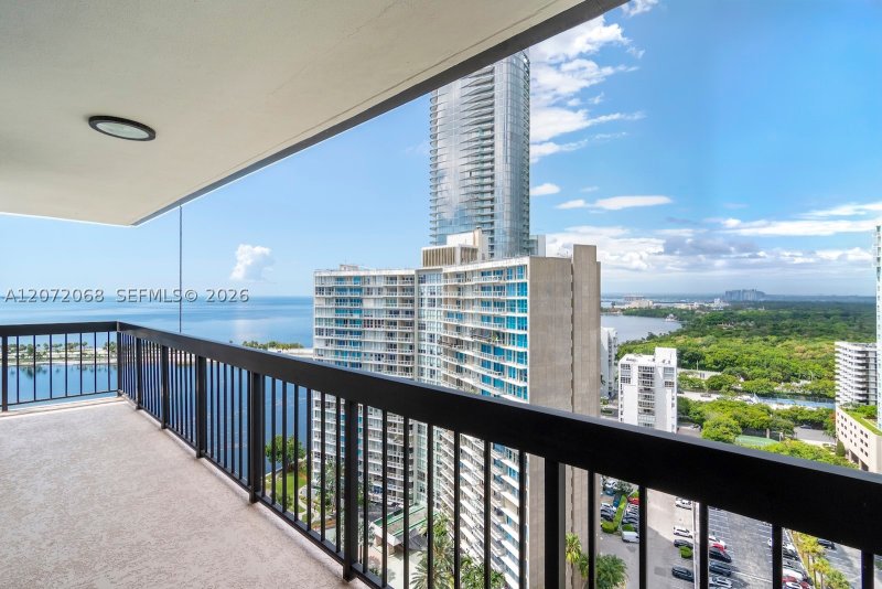 Condo for sale at Brickell Bay Club 2212
