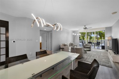 Comprar apartamento en Sapphire Condo 208S