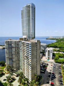 Comprar apartamento en Brickell Bay Club 2814