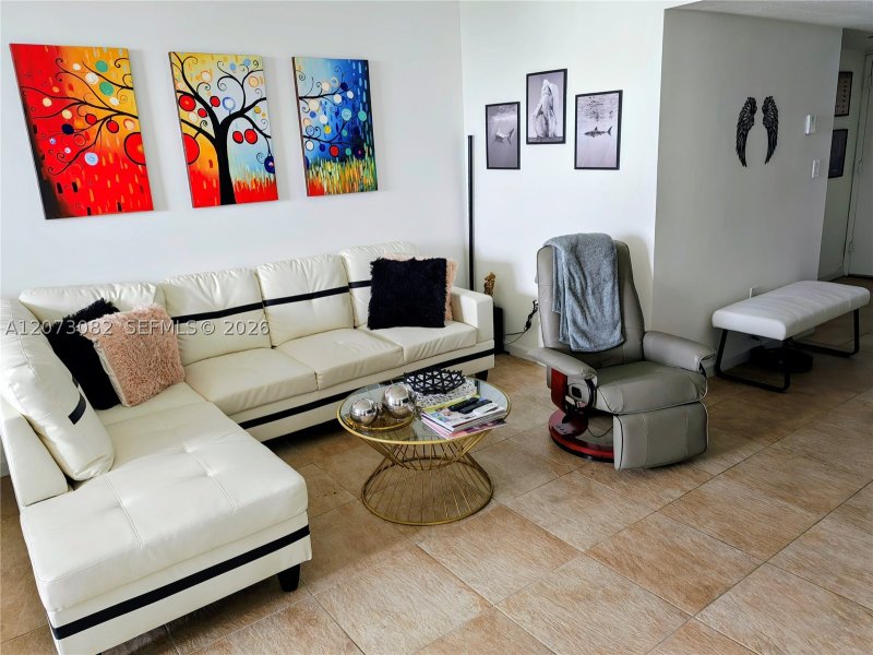 Condo for sale at Brickell Bay Club 2814