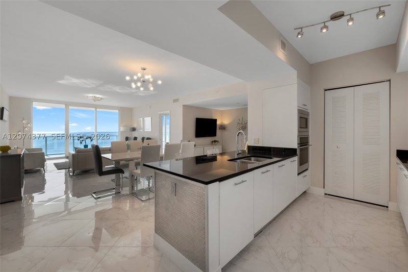 Condo for sale at Apogee Beach Hollywood 902
