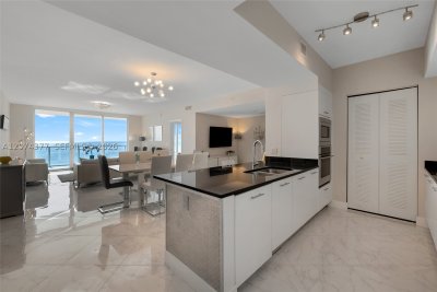 Comprar apartamento en Apogee Beach Hollywood 902
