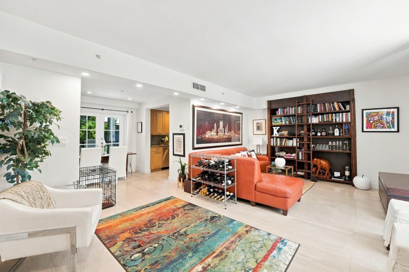 Condo for sale at Armitage Place 113