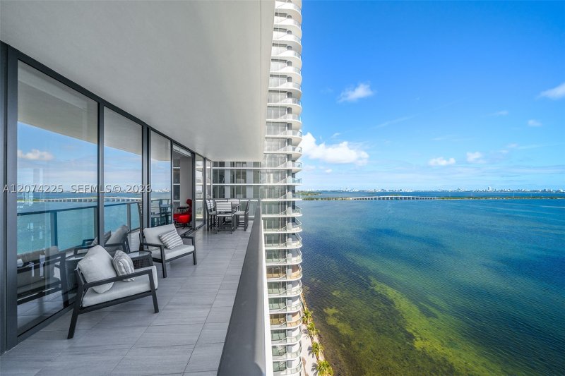 Condo for sale at Elysee Miami 2102