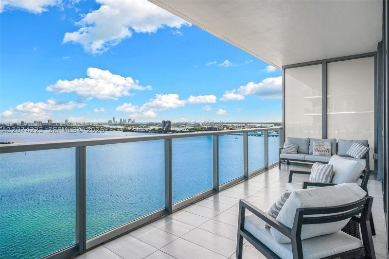 Condo for sale at Elysee Miami 2102