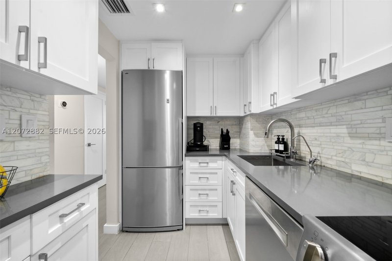 Condo for sale at Triton Towers 1624