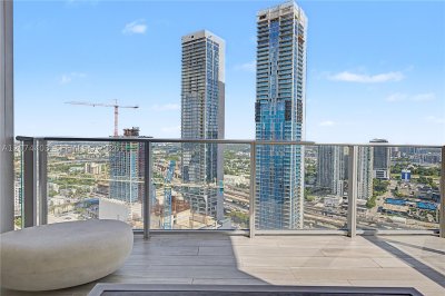 Aluguel de apartamento no Paramount Miami WorldCenter 3301