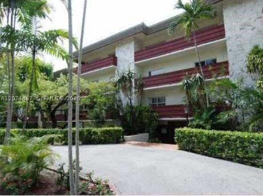 Apartment for rent at Villa Capri 416