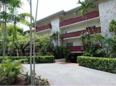 Villa Capri Apt #416
