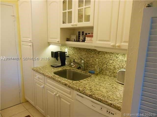 Apartment for rent at Villa Capri 416