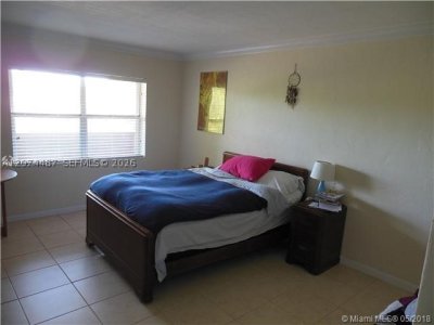 Aluguel de apartamento no Villa Capri 416