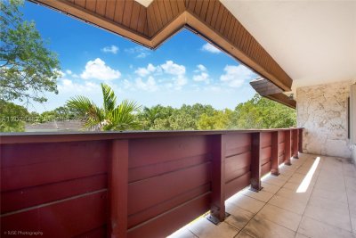 Aluguel de apartamento no Villa Capri 416