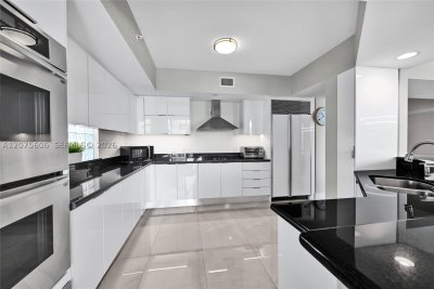 Comprar apartamento no Peninsula II 509
