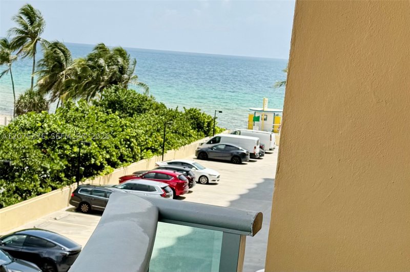 Condo for sale at The Wave Condo 439