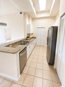 Comprar apartamento no Turnberry On The Green 210