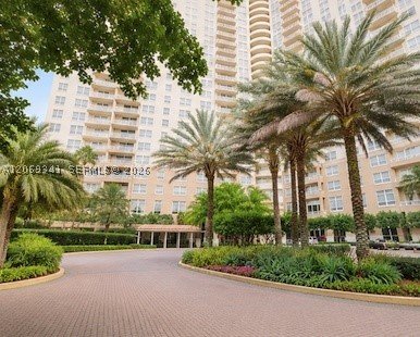 Comprar apartamento no Turnberry On The Green 210