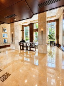 Comprar apartamento no Turnberry On The Green 210
