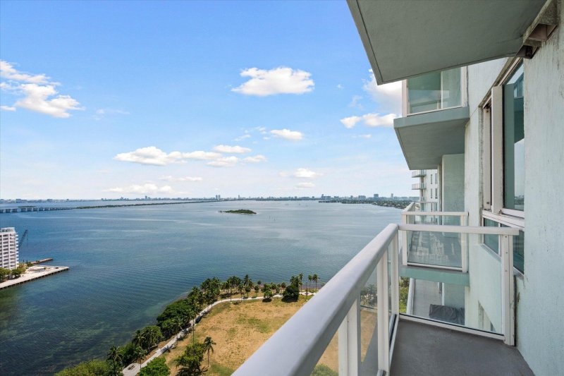 Condo for sale at Quantum 2312