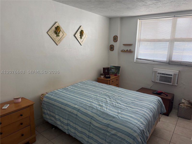 Condo for sale at Lincoln Towers E705