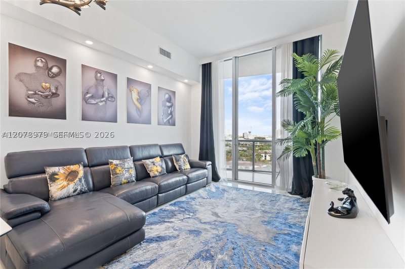 Condo for sale at Uptown Marina Lofts 1021