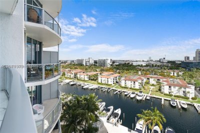 Comprar apartamento no Uptown Marina Lofts 1021