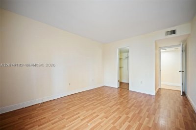 Comprar apartamento no Marbella Tower 505