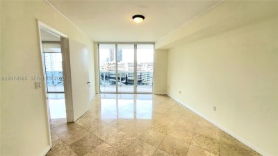 Comprar apartamento no Beach Club One 909