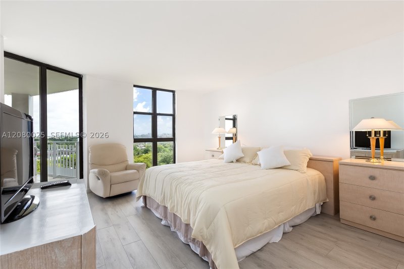 Property photo # 8