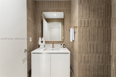 Comprar apartamento no Mr. C Residences Tigertail Tower 302