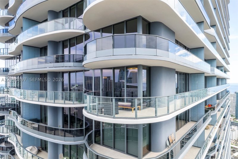 Apartment for rent at Brickell Flatiron PH5307