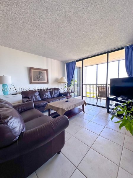 Apartment for rent at Coronado I 2302