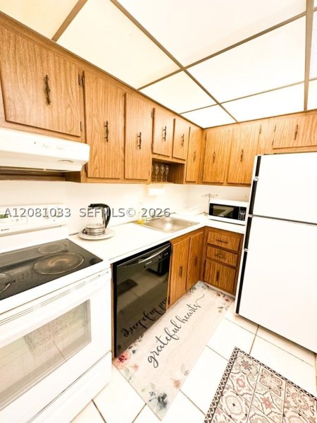 Apartment for rent at Coronado I 2302