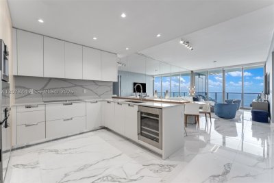 Comprar apartamento no Ritz Carlton Residences Sunny Isles 3803