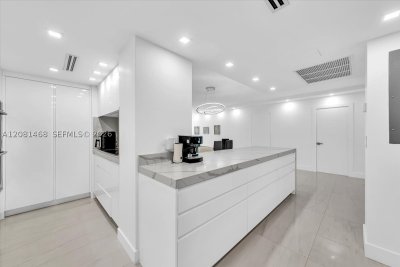 Comprar apartamento no Balmoral Condo 5U