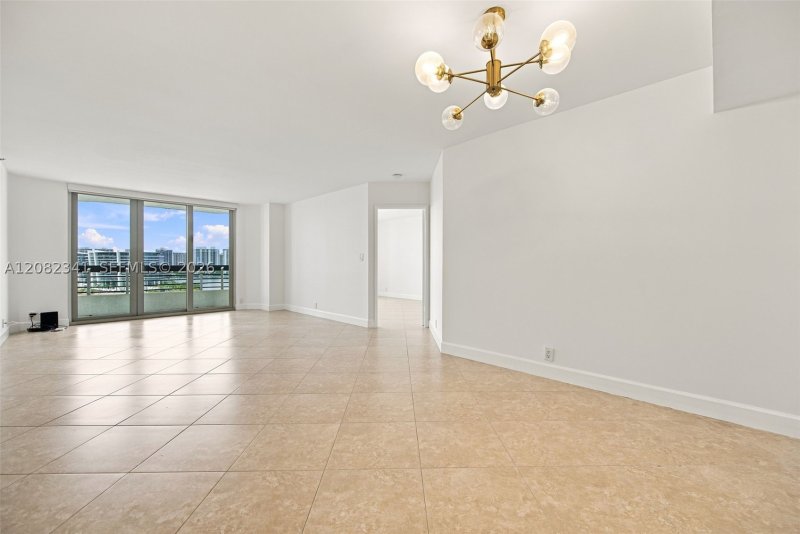 Condo for sale at Mystic Pointe 200 1704