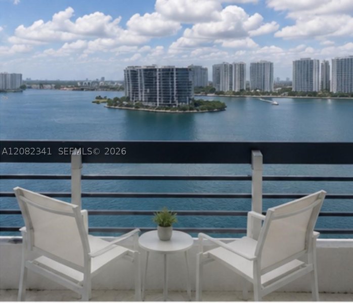 Condo for sale at Mystic Pointe 200 1704