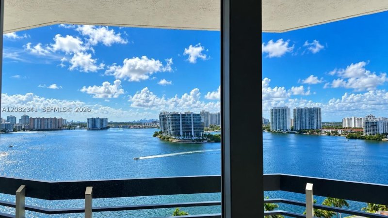 Condo for sale at Mystic Pointe 200 1704