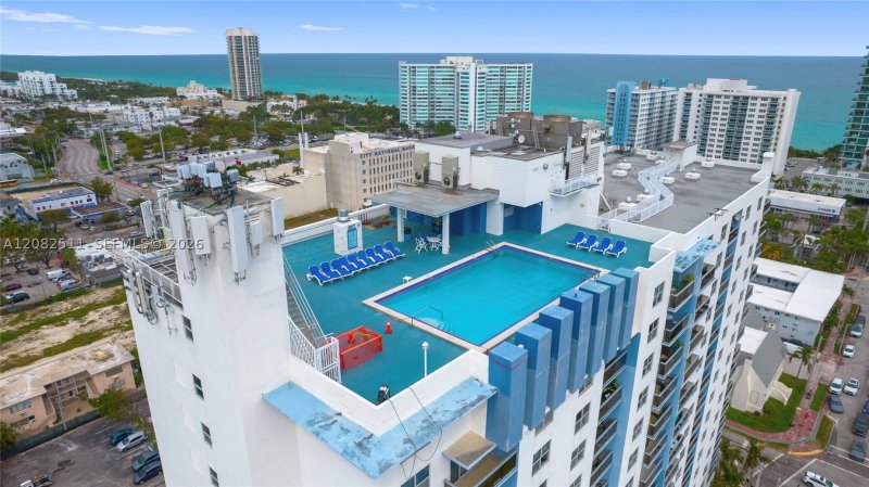 Apartment for rent at 401 Blu 1405
