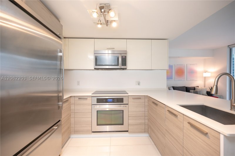 Apartment for rent at Brickell House Condo 1601